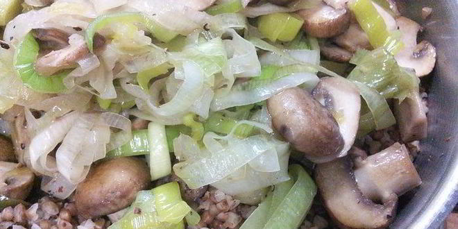 Рецепт гречневой каши с шампиньонами в мясном хлебце