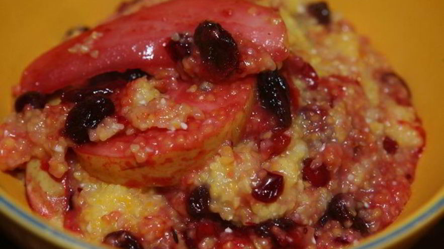 Рецепт кукурузной каши с грушей, изюмом и клюквой