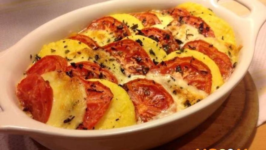 Рецепт поленты с сыром и помидорами