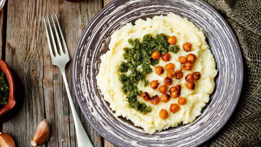 Рецепт поленты с сыром, песто и нутом