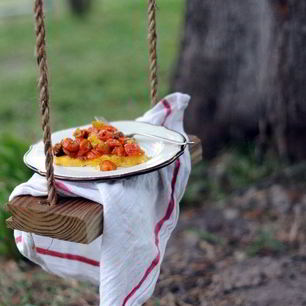 Рецепт Поленты с томатным соусом и базиликом