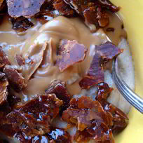 Рецепт Манной каши с пряничной пастой и миндальными хлопьями