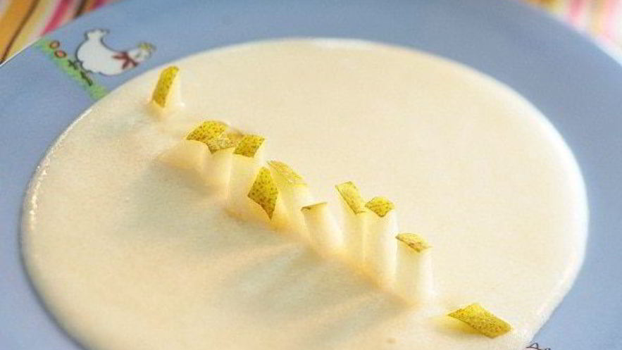 Рецепт манной каши со свежей грушей