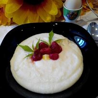 Рецепт Манной каши в мультиварке на молоке и воде