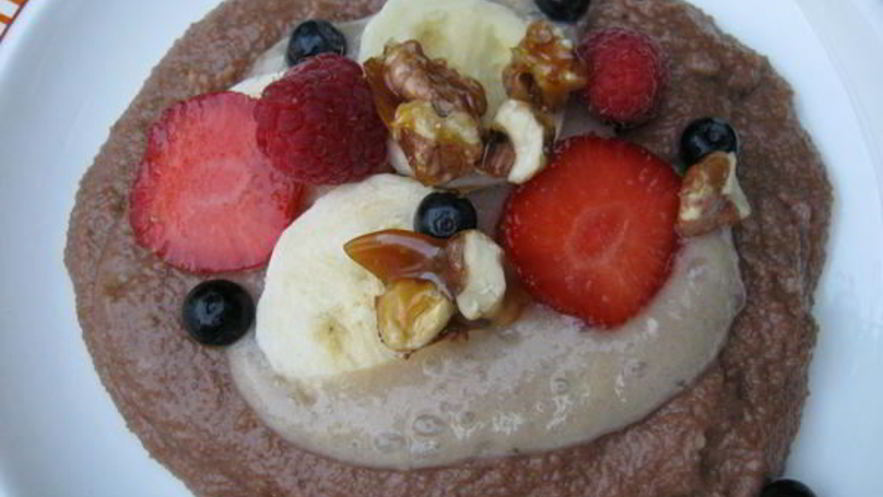 Рецепт шоколадной манной каши с банановым соусом