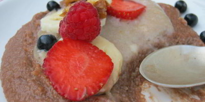 Рецепт шоколадной манной каши с банановым соусом