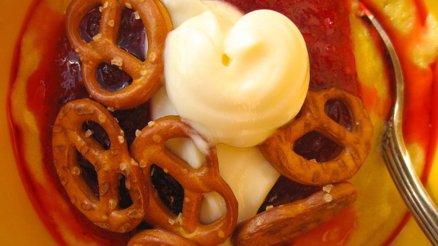 Рецепт тыквенной манной каши с ули из брусники и соленым претцелем