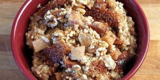 Рецепт ночной овсяной каши с яблоками и орехами в мультиварке