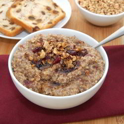 Рецепт Овсяной каши с сушеной вишней и фундуком