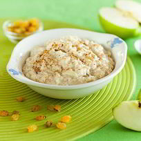 Рецепт Овсяной каши с яблоком, изюмом и корицей в мультиварке