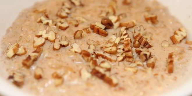 Рецепт овсянки с кленовым сиропом и орехами пекан