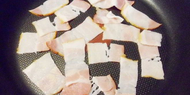 Рецепт пикантной овсянки с беконом и сыром