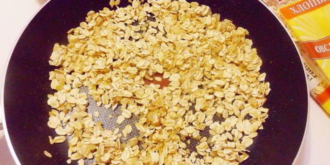 Рецепт пикантной овсянки с беконом и сыром