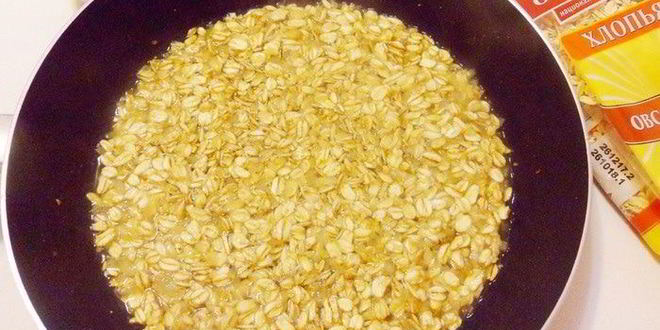 Рецепт пикантной овсянки с беконом и сыром