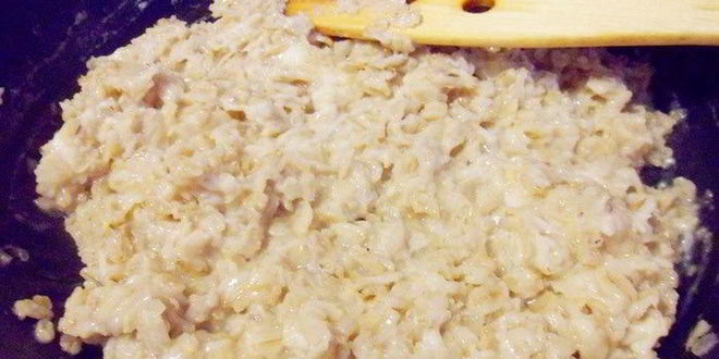 Рецепт пикантной овсянки с беконом и сыром