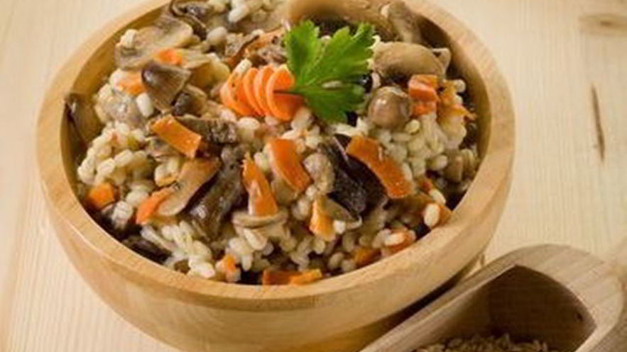 Рецепт перловой каши с курицей и грибами