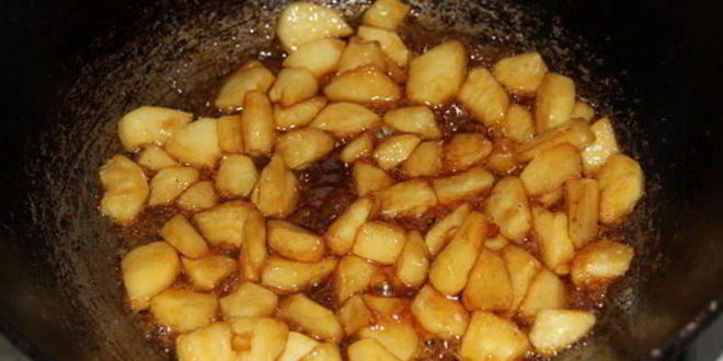 Рецепт пшенной каши с карамельными яблоками