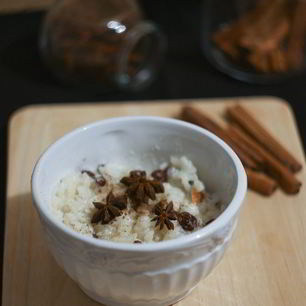 Рецепт Пряной рисовой каши с изюмом на кокосовом молоке