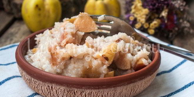 Рецепт рисовой каши с айвой в мультиварке