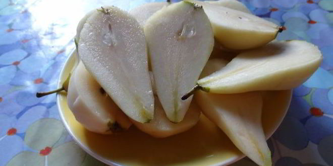 Рецепт быстрых груш в шафрановом сиропе