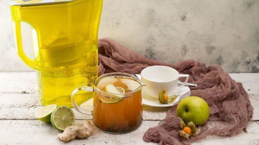 Рецепт имбирного чая с яблоком и лаймом