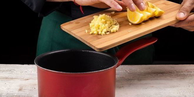 Рецепт имбирного чая с яблоком и лаймом