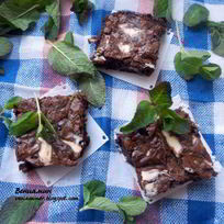 Мятный и чрезвычайно шоколадный брауни