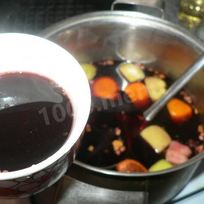 Глинтвейн с приправой Магги и фруктами