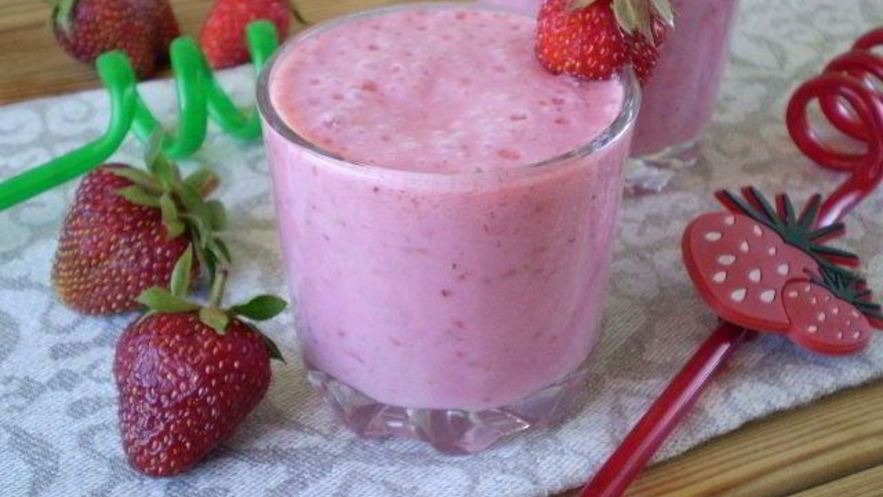 Рецепт клубничного коктейля в блендере