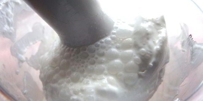 Рецепт карамельного кофе под сливочной шапочкой