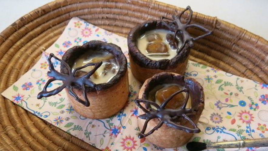 Рецепт ледяного кофе в песочных штофах палитра