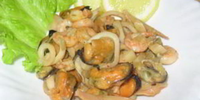 Рецепт коктейля из морепродуктов в белом вине