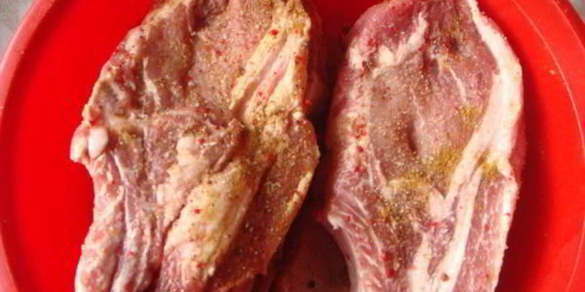 Рецепт свиной корейки с вином и специями