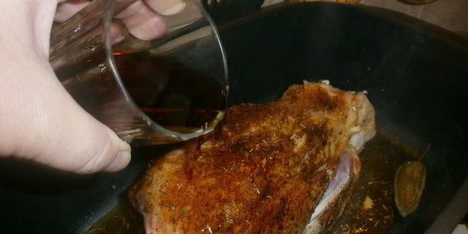 Рецепт свиной рульки с вином марсала