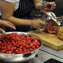 Рецепт Деликатесного вишневого ликера