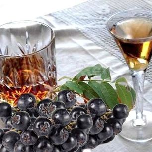 Рецепт Ликера из черноплодной рябины