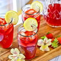 Рецепт Лимонада с гибискусовым чаем и клубникой