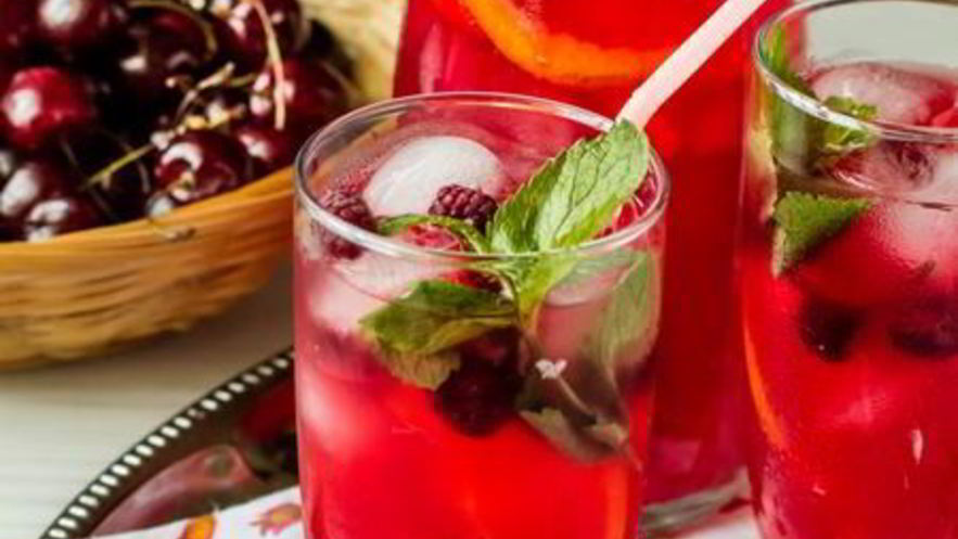 Рецепт малинового лимонада с лимончелло