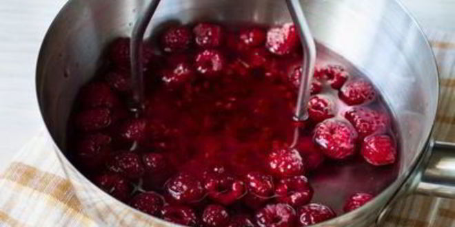 Рецепт малинового лимонада с лимончелло