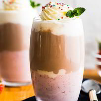 Рецепт Трехцветного молочного коктейля