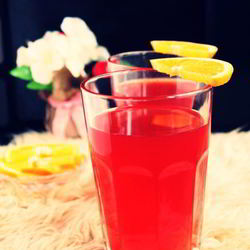 Рецепт Ягодного морса с медом и имбирем