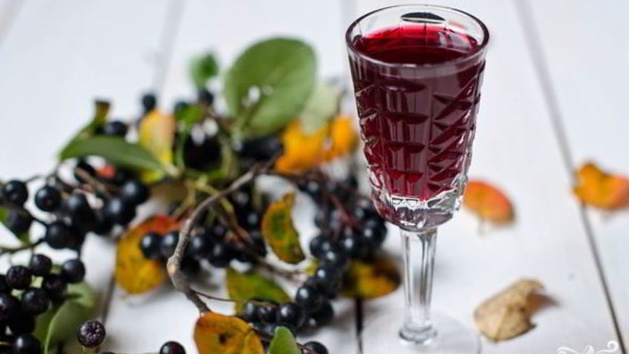 Рецепт наливки из черноплодной рябины