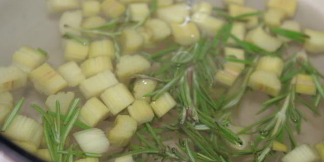 Рецепт напитка из ревеня с розмарином