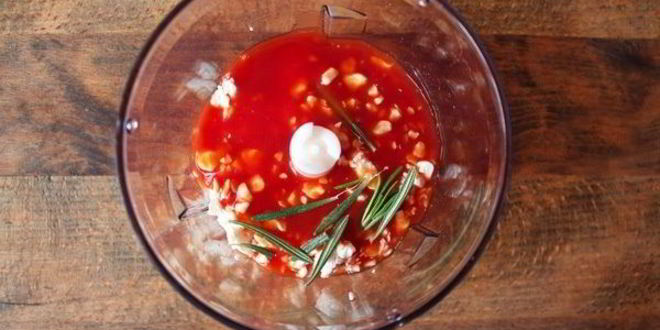 Рецепт белкового смузи с томатами и хрустящими отрубями