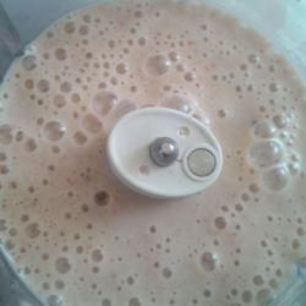 Рецепт Смузей из банана, киви, клубники и соевого молока