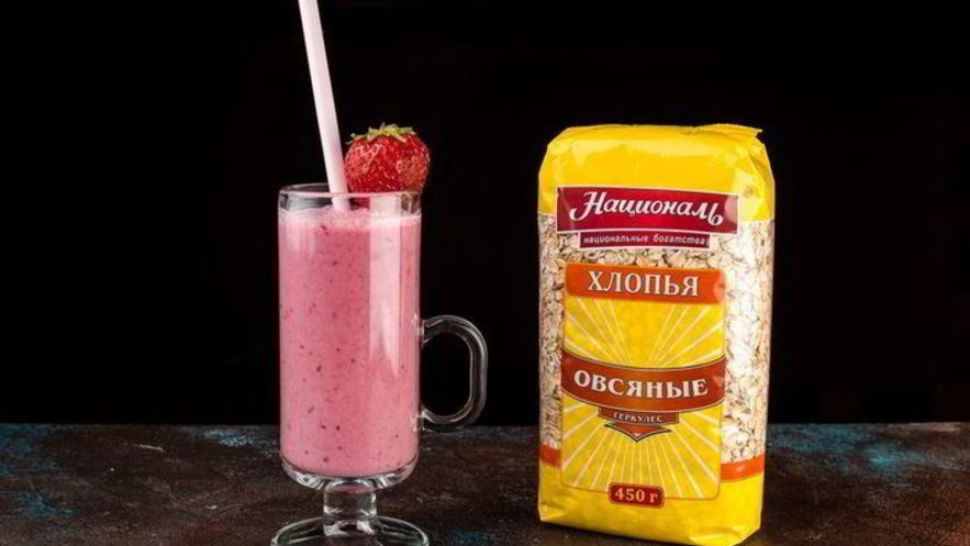 Рецепт смузей с овсянкой, клюквой и клубникой