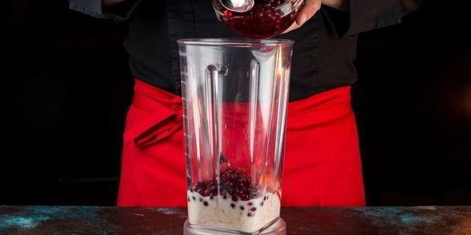 Рецепт смузей с овсянкой, клюквой и клубникой