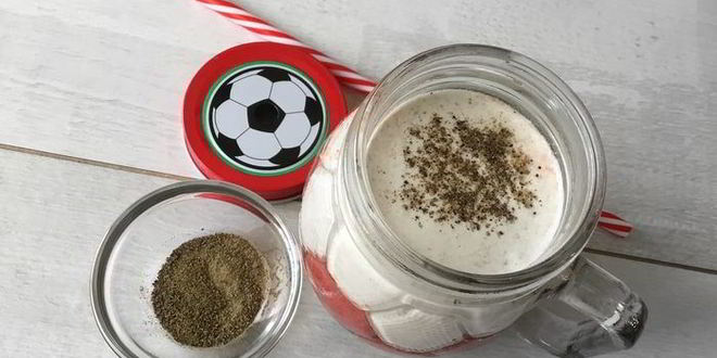 Рецепт томатного сока с зеленой гречкой, сельдереем и сметаной