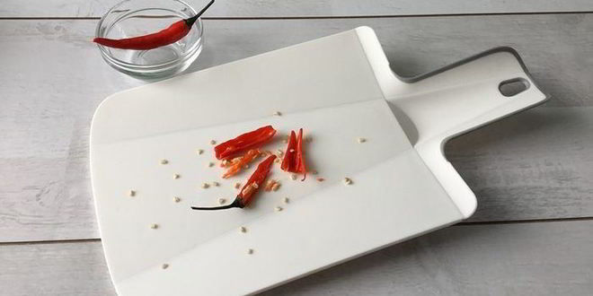 Рецепт томатного сока с зеленой гречкой, сельдереем и сметаной