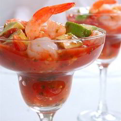 Рецепт Томатного коктейля с крабами и креветками